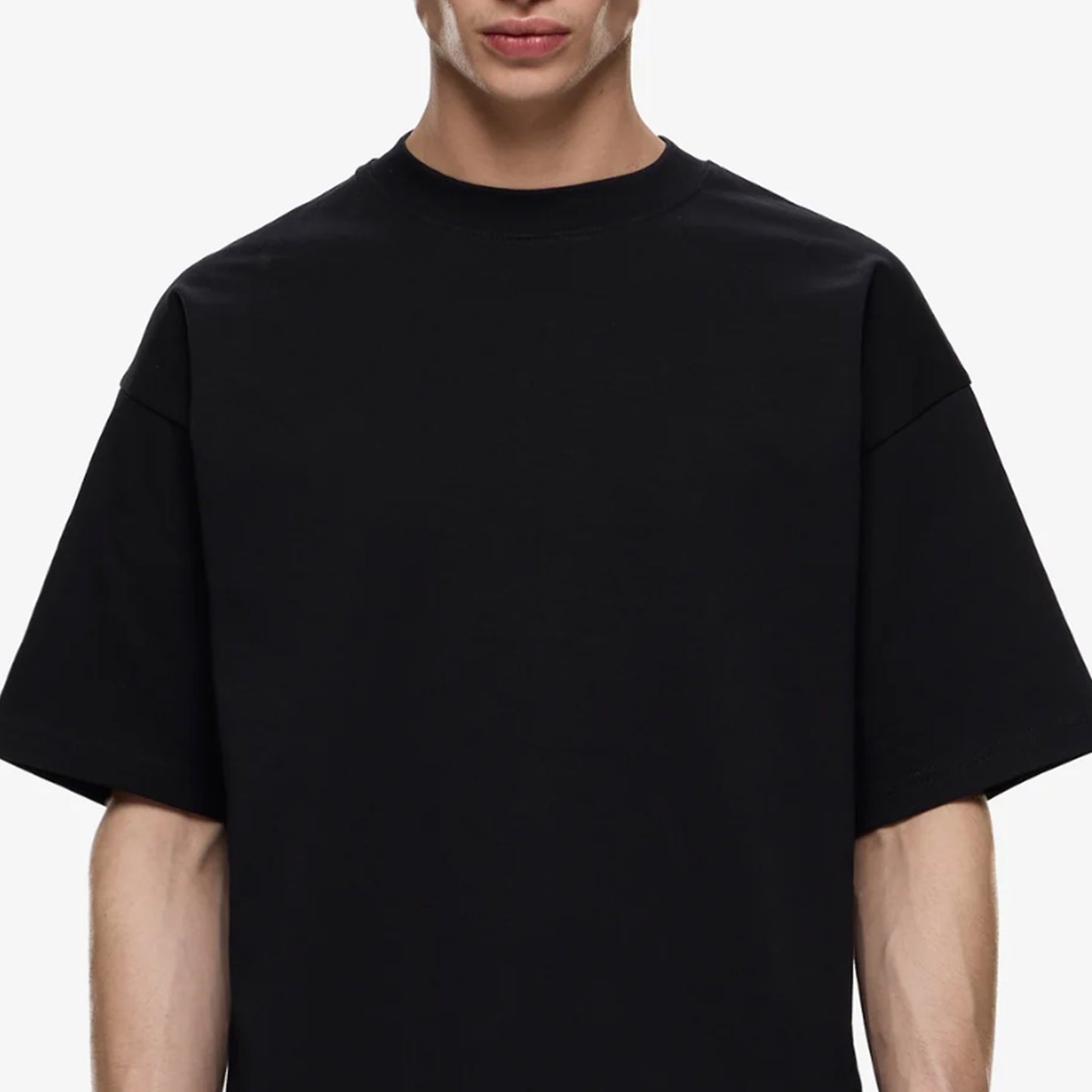 MEN'S OVERSIZED SOLID ROUND NECK COTTON CASUAL T-SHIRT