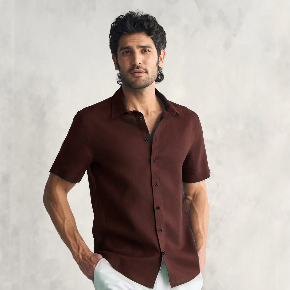 MEN'S BROWN SOLID HALF SLEEVES REGULAR FIT COTTON SHIRT