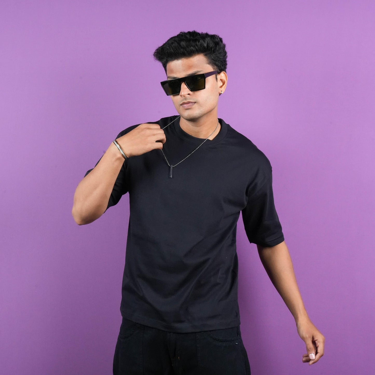 ROUND NECK  REGULAR FIT CASUAL PLAIN COTTON T - SHIRT