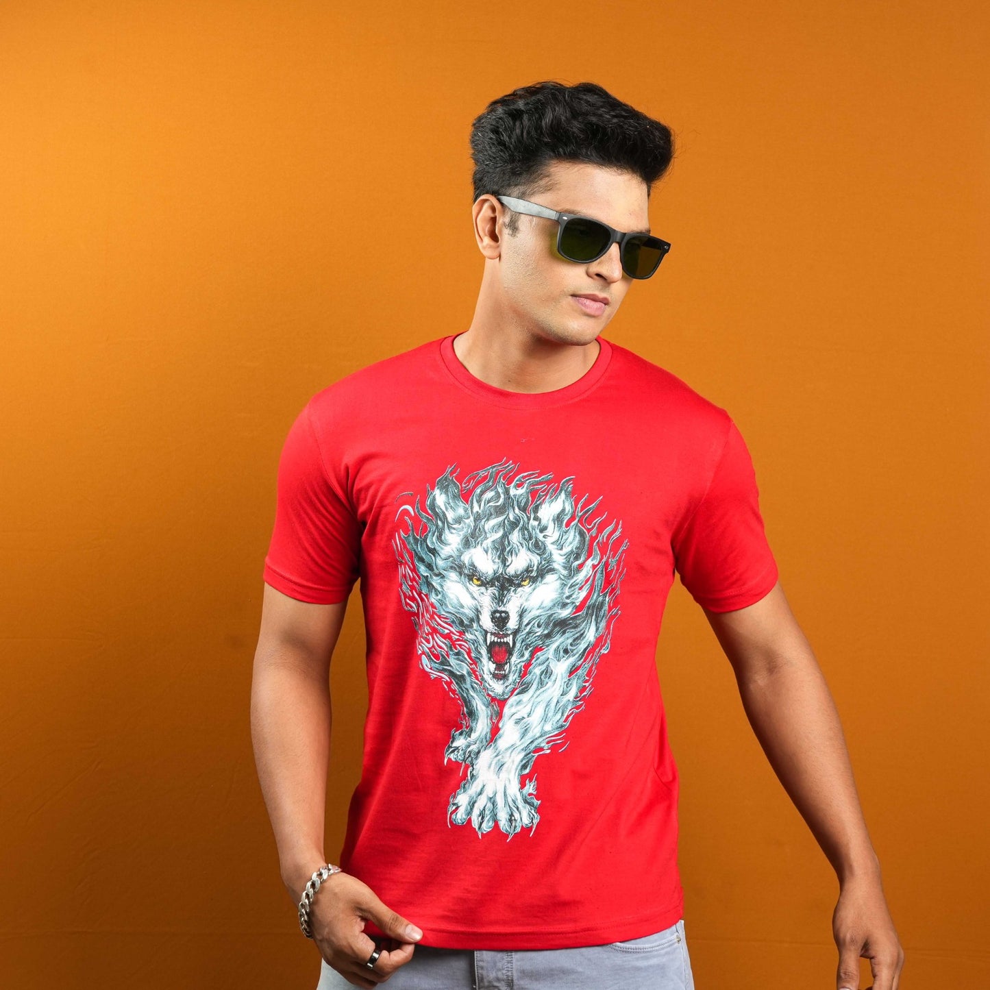 REGULAR FIT CHEST PRINTED  CASUAL T - SHIRT