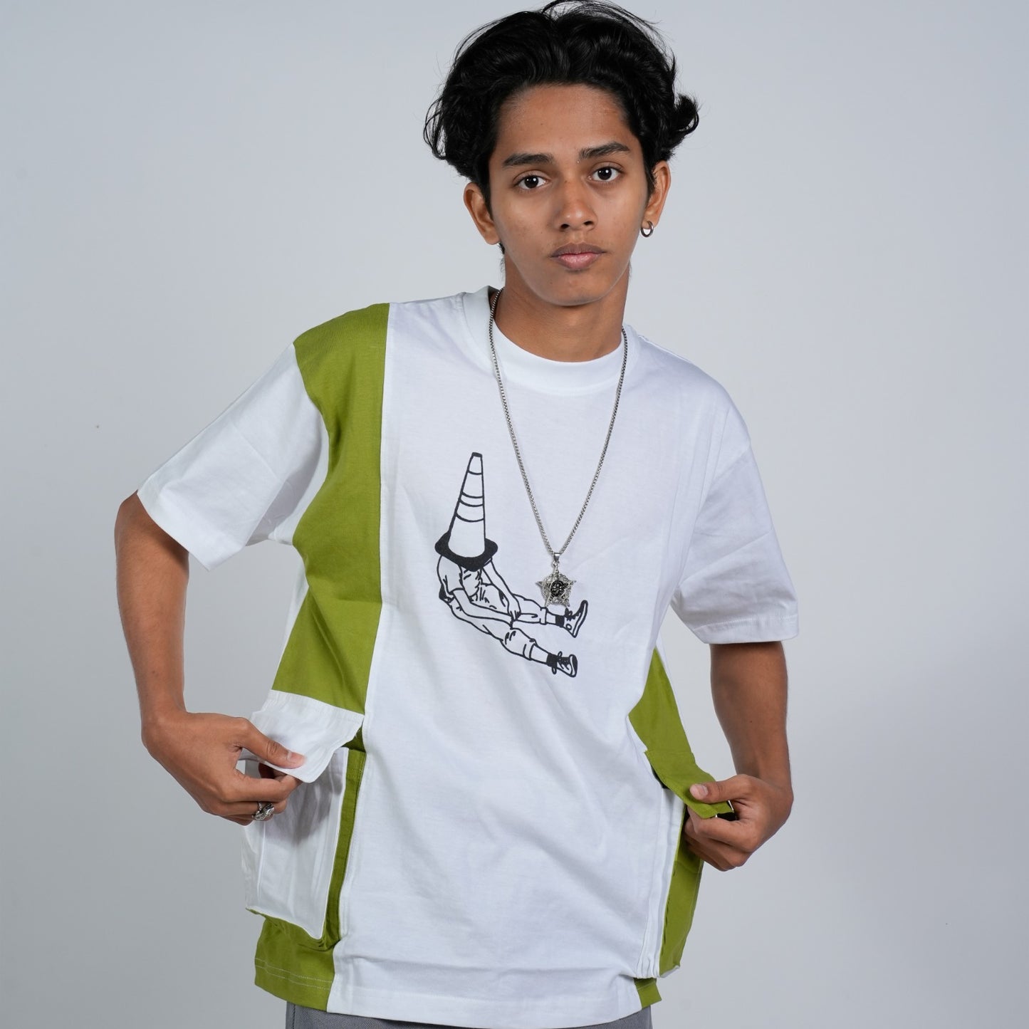 SONIBROS "Effortless Cool: Oversize Pocket Lite Green Design T-Shirt for Casual Chic Comfort"